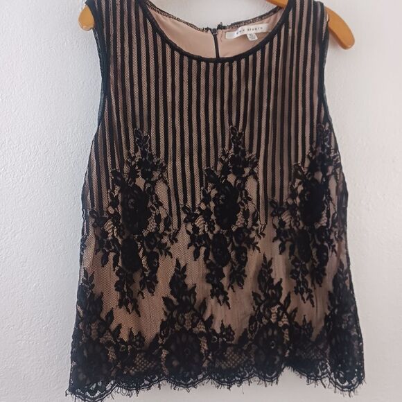Max Studio black lace sleeveles top size XL - Picture 1 of 5